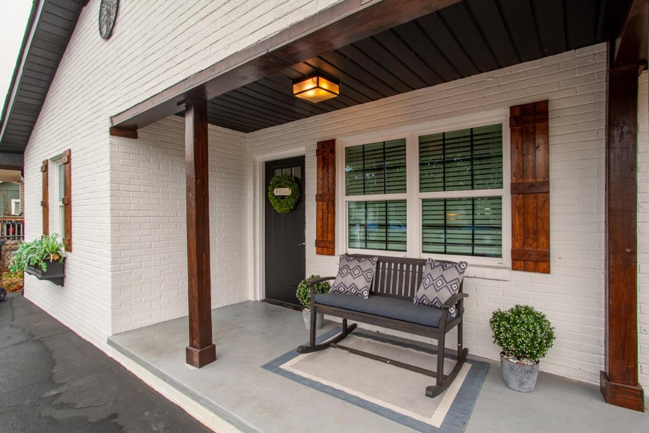 Blue Valley Inn - Hot Tub & Spacious Play Area! Knoxville Exterior photo