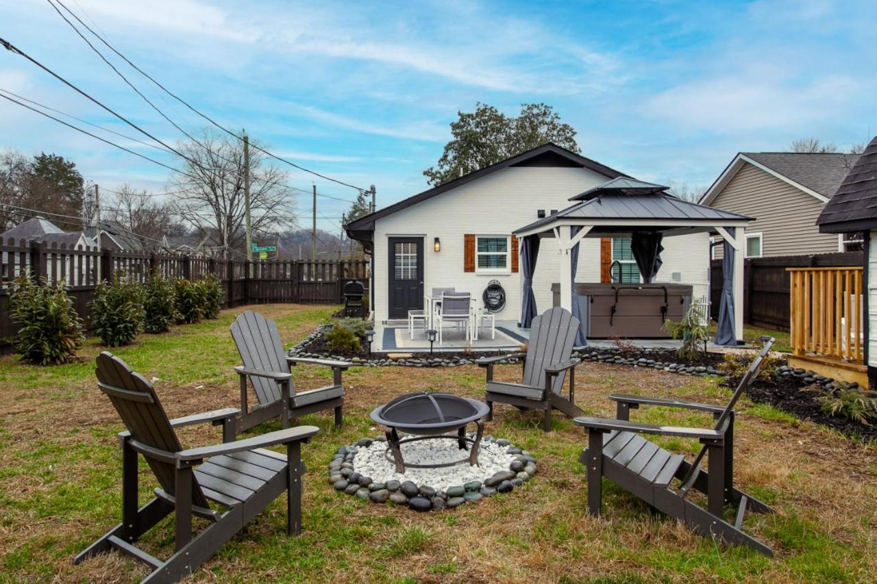 Blue Valley Inn - Hot Tub & Spacious Play Area! Knoxville Exterior photo
